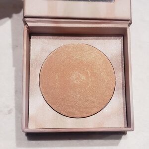 Urban Decay Naked illuminated Shimmering Powder for Face and Body "Aura"